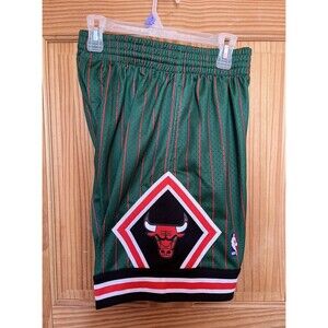 Mitchell & Ness Chicago Bulls Green Pinstripe Swingman Shorts Men's Size Large